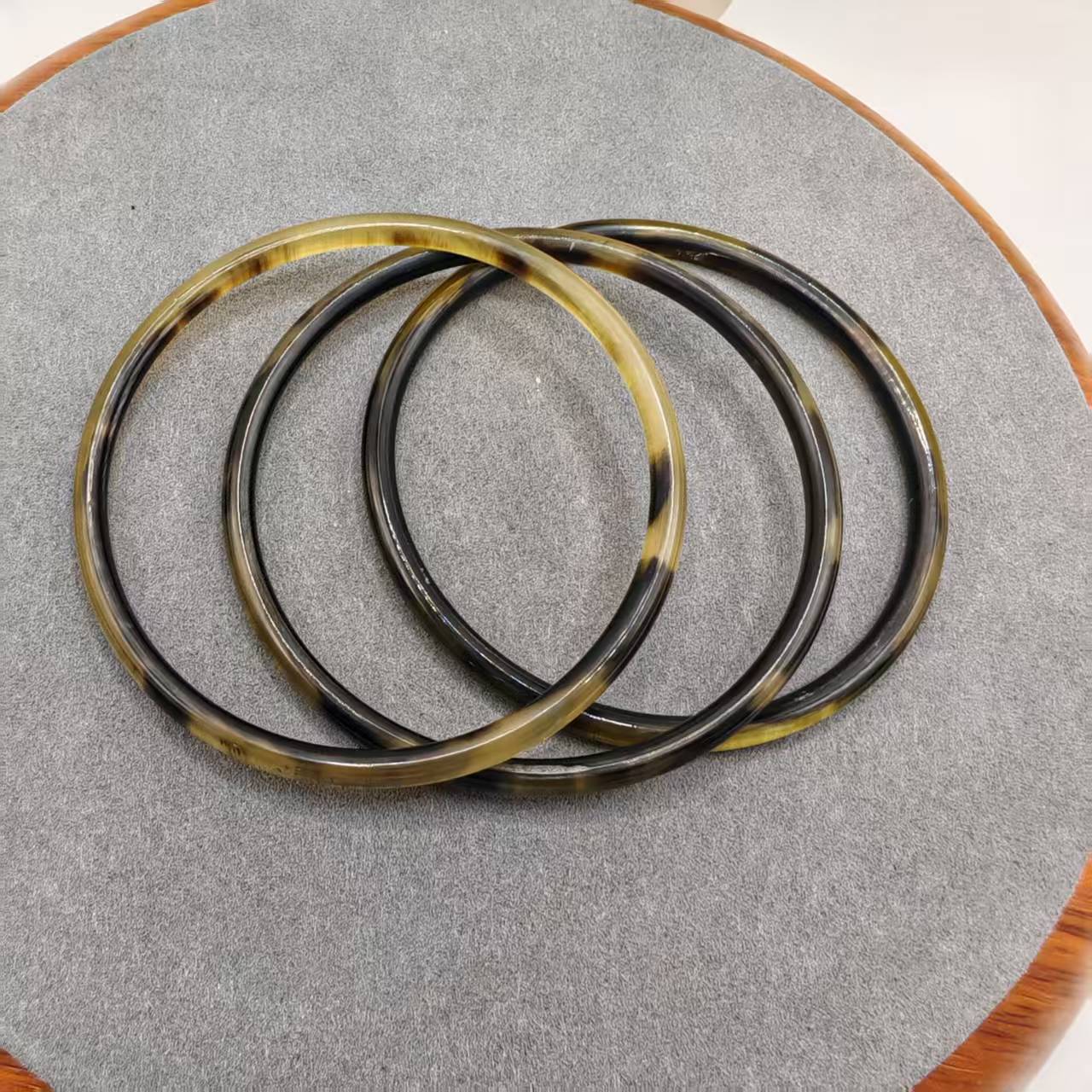 6号F49拼色灰色美人条手镯