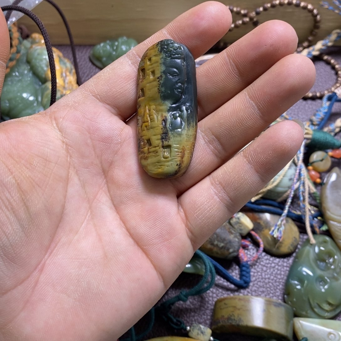 岫岩河磨玉（透闪石质玉）无未镶嵌二****?