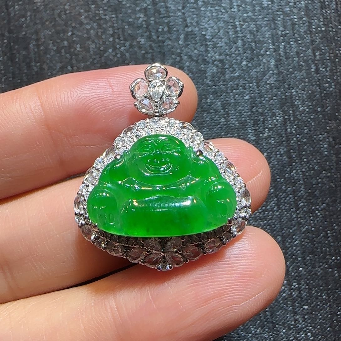 翡翠18K金镶嵌颈饰佛