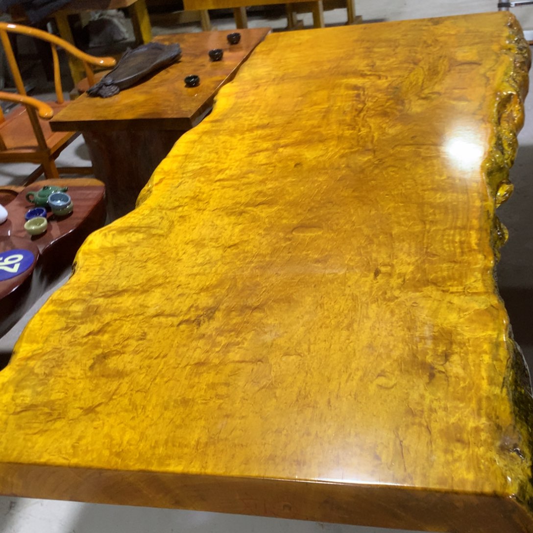 刚***…木大叶楠木大板精品花纹配支架。