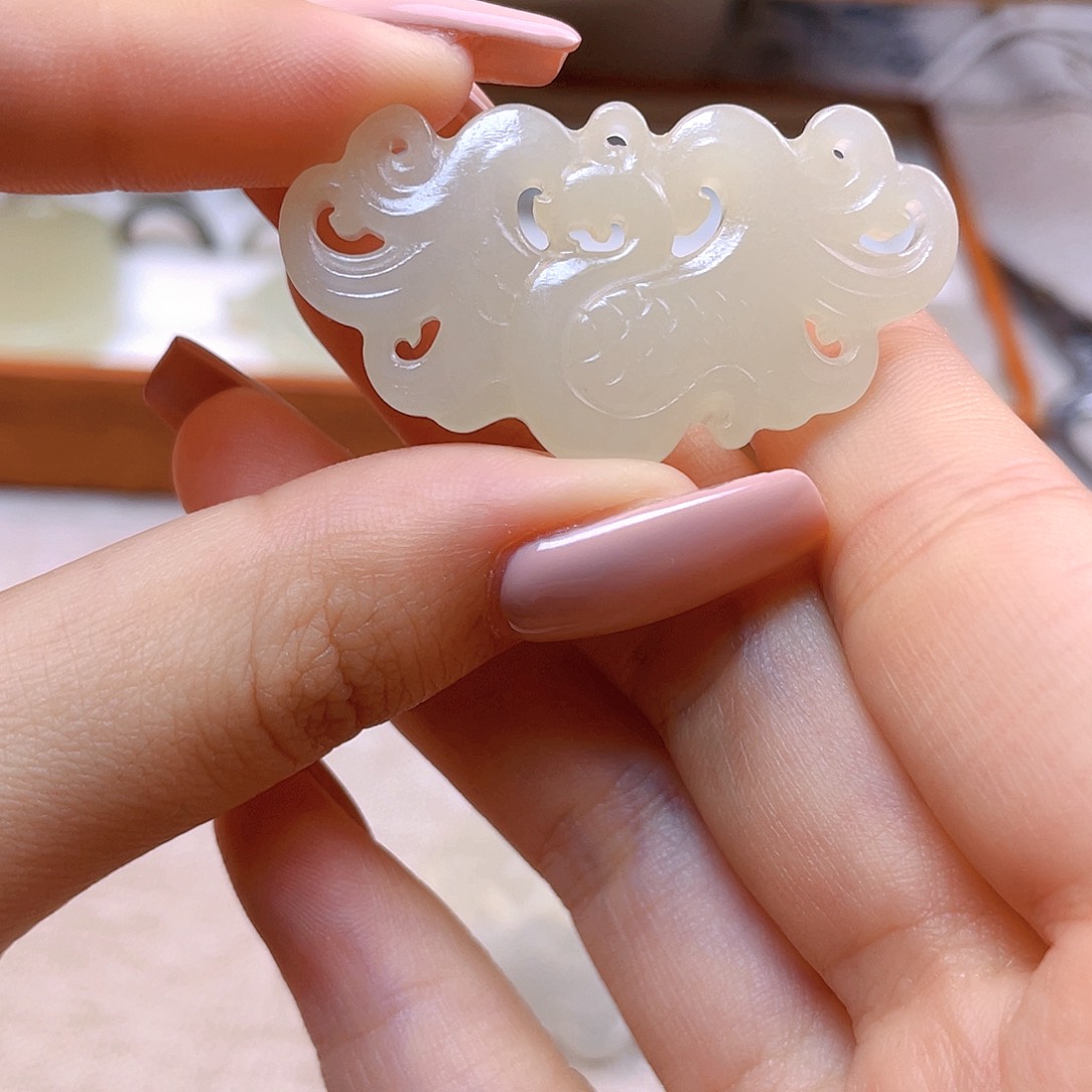 秋***阳和田玉未镶嵌吊坠(赠链)