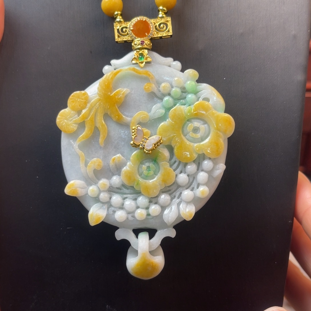 翡翠手链未镶嵌吊坠