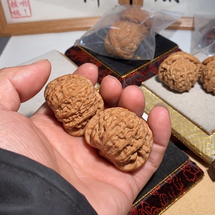 文玩核桃把件7**0核桃