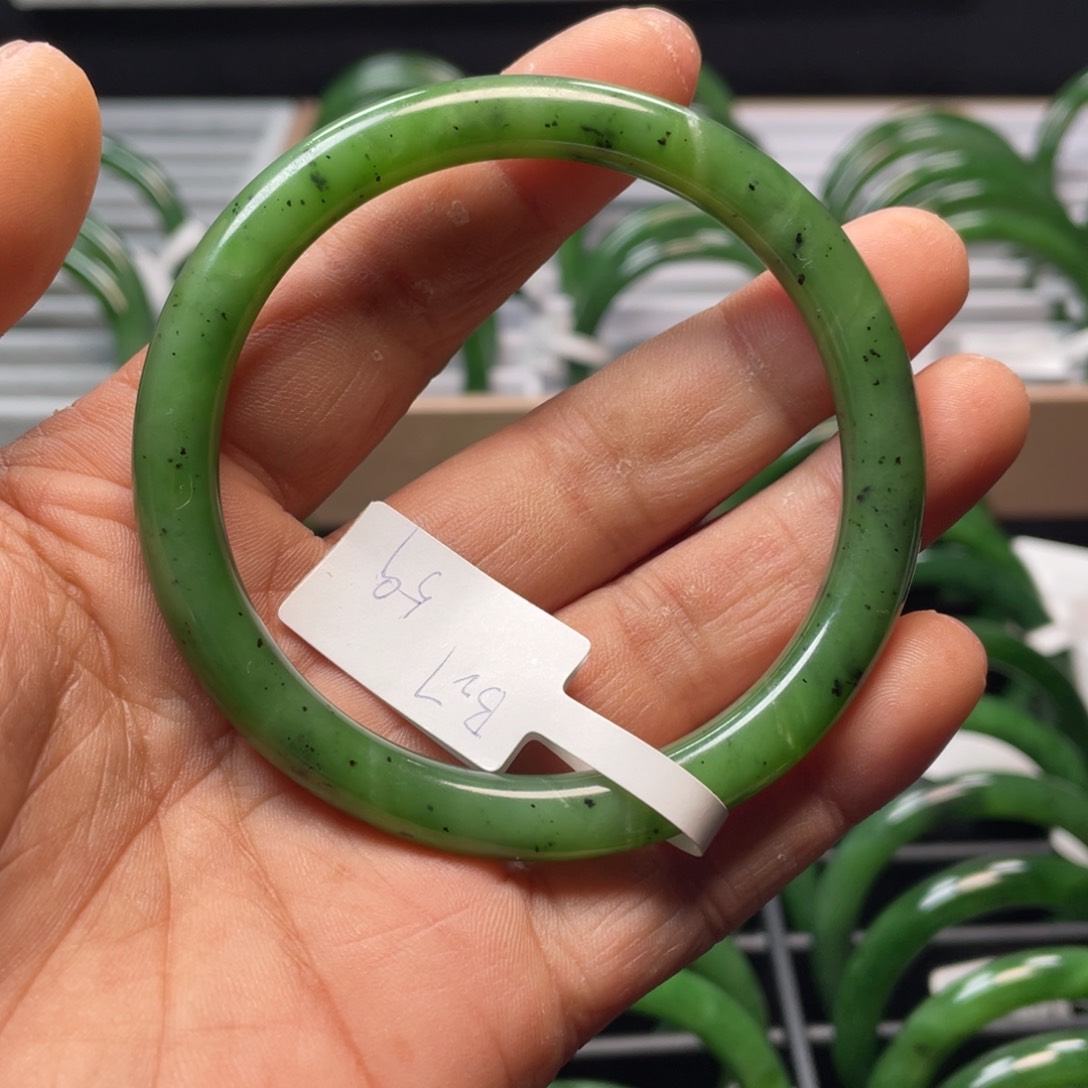 和田玉（碧玉）手镯未镶嵌