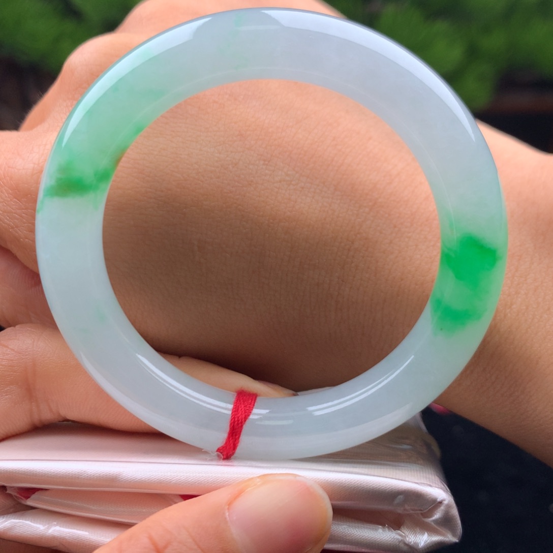 翡翠手镯未镶嵌手镯