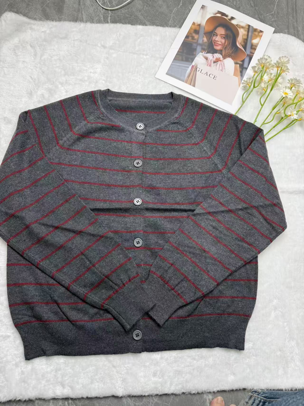 灰色红条韩版高货开衫羊毛款百搭休闲气质秋冬毛衣衫