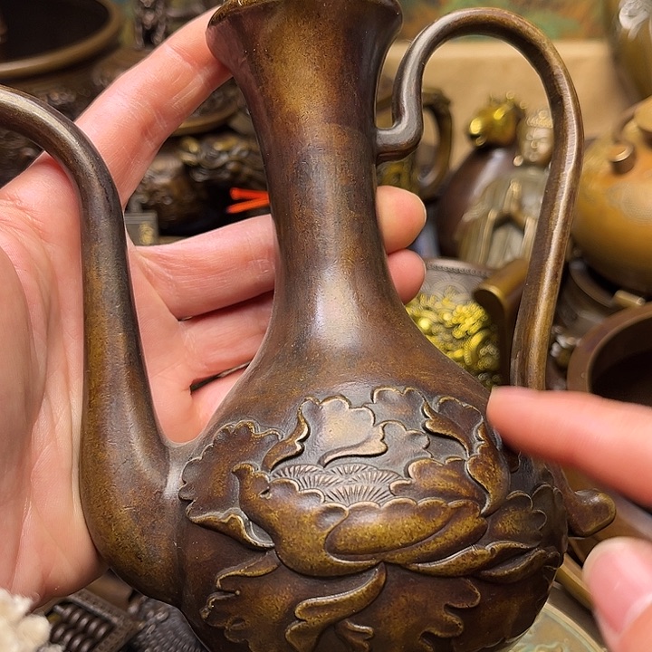 精美铜器批发档口