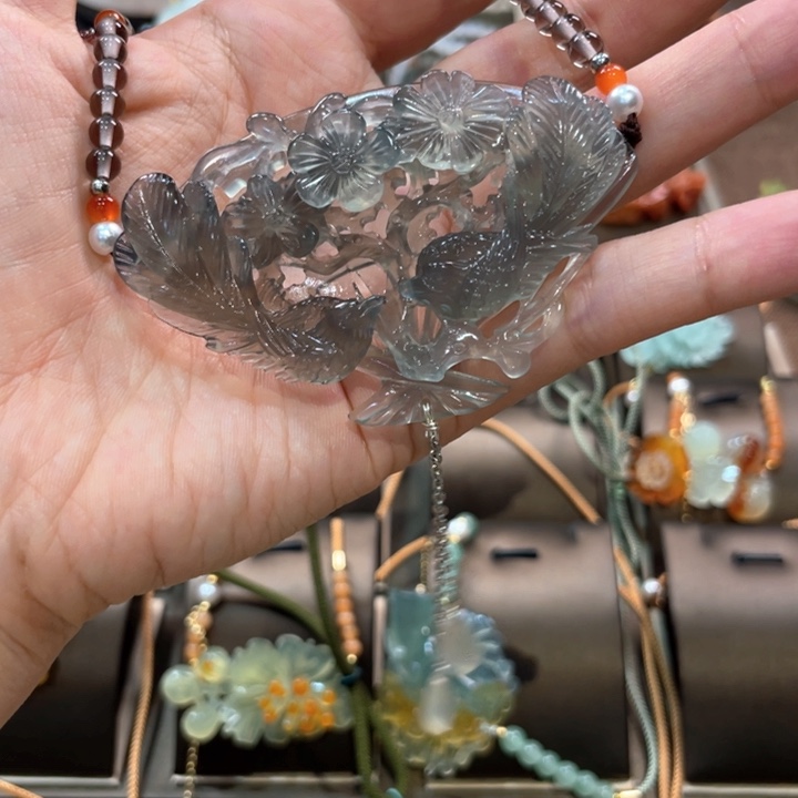 蛇纹石玉未镶嵌吊坠(赠链)