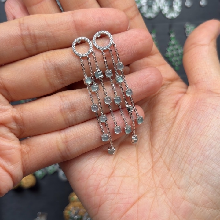 钟***店翡翠银S925镶嵌耳饰