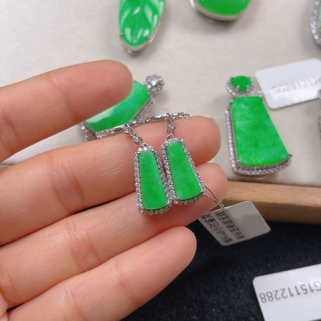 翡翠耳饰银S925镶嵌翡翠