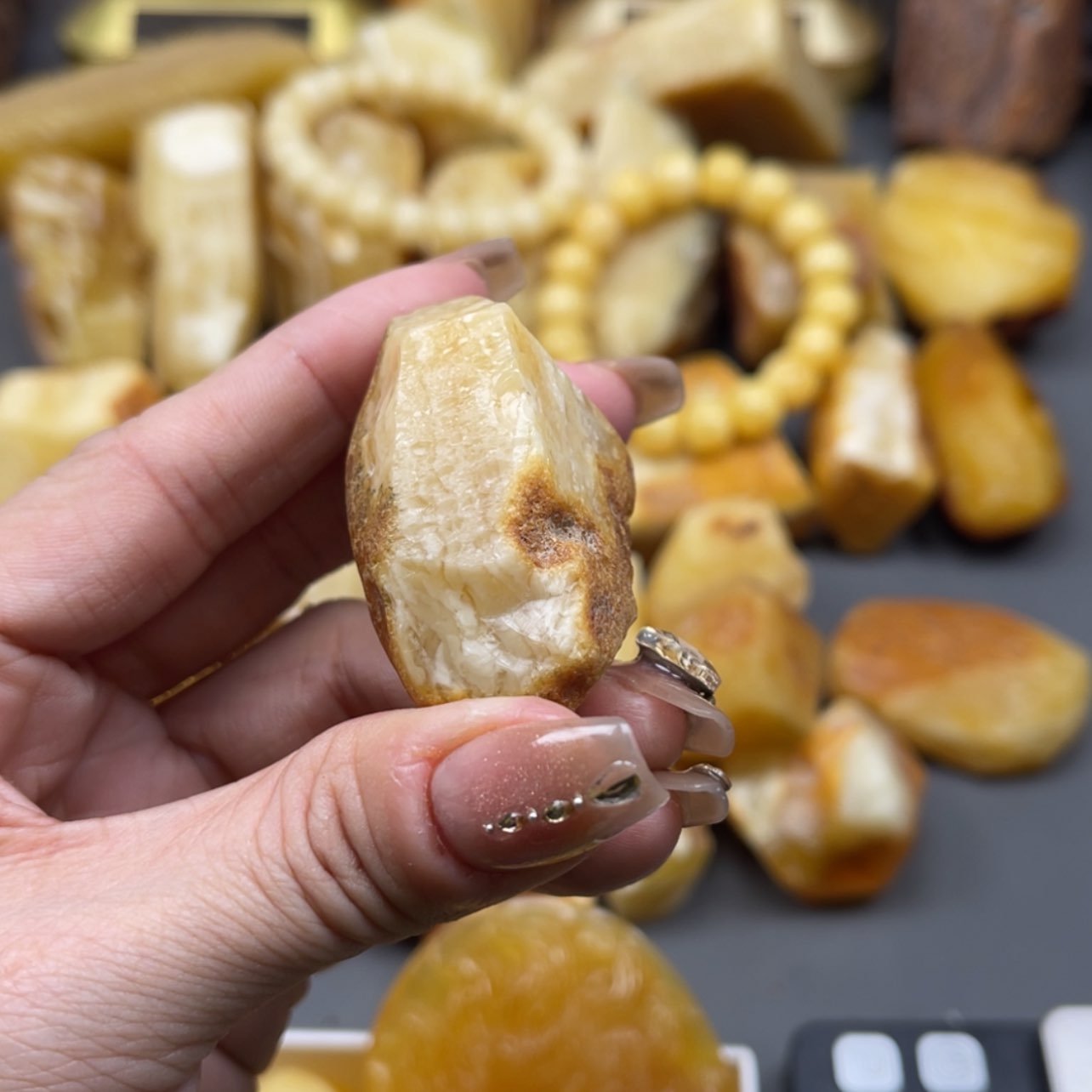 【闪购商品】未镶嵌定制琥珀小**绪天然琥珀蜜蜡原石定制y