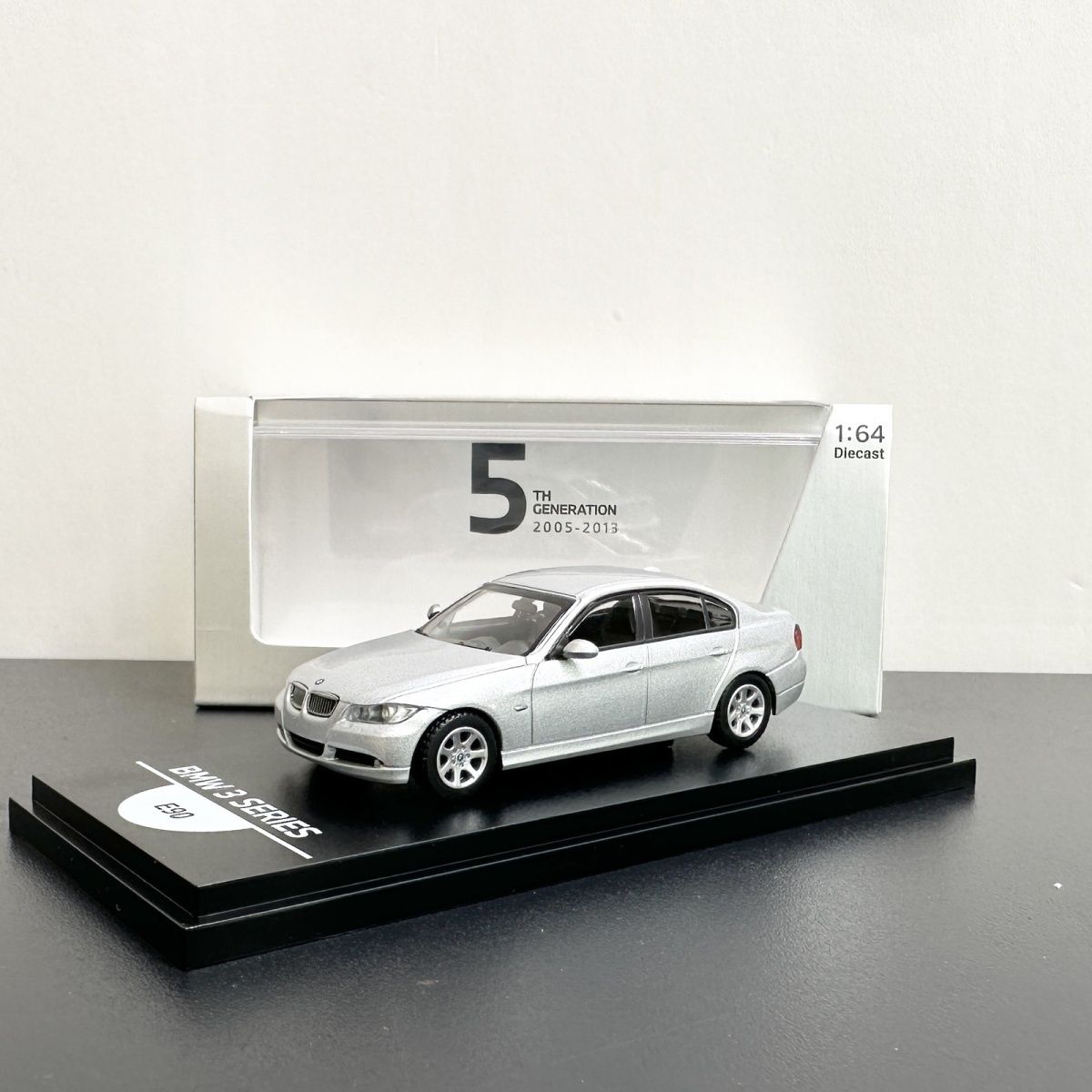 宝马三系50周年纪念车模E90 银色