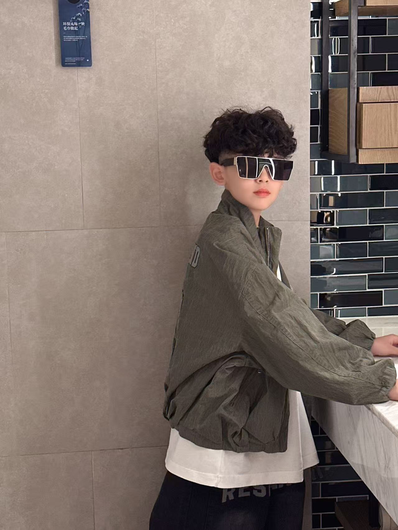 【蜡小新】【森林绿】儿童中大童百搭韩版宽松薄款外套，模特穿140