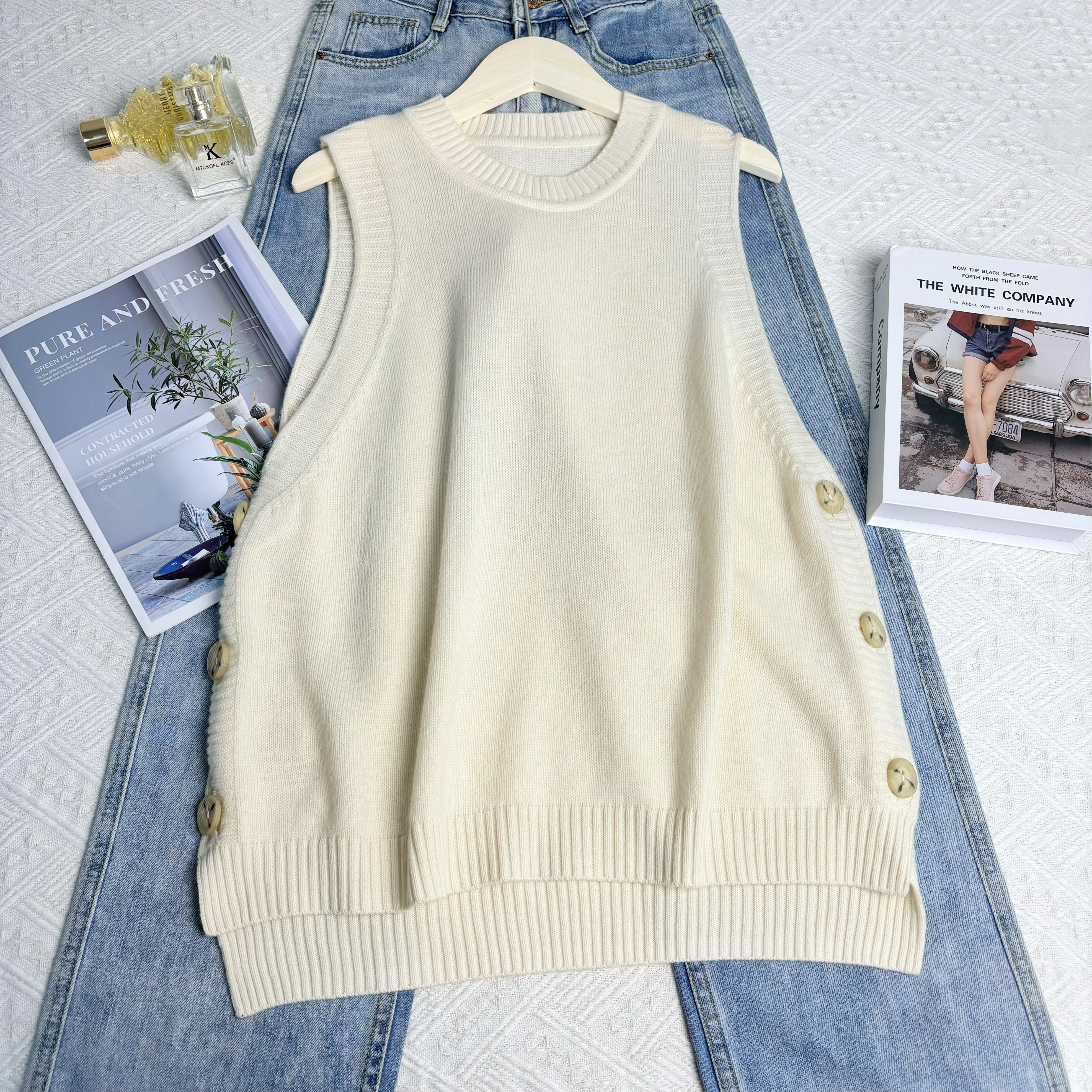 玲姐定制-圆领纯色纽扣款百搭休闲针织背心马甲562617