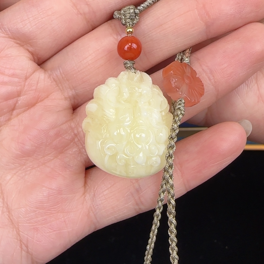 蜜蜡吊坠(赠链)未镶嵌