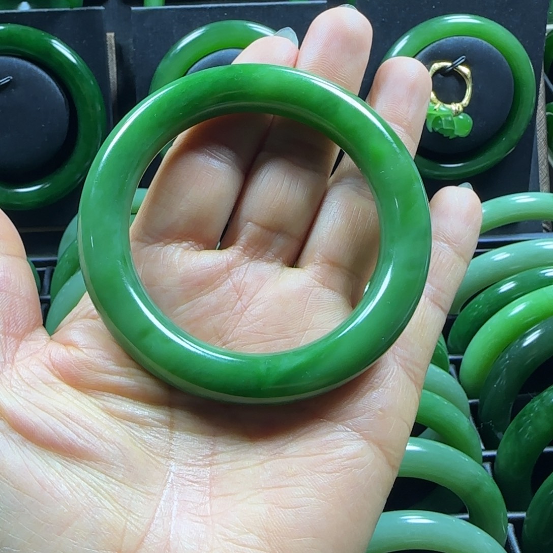 和田玉未镶嵌手镯