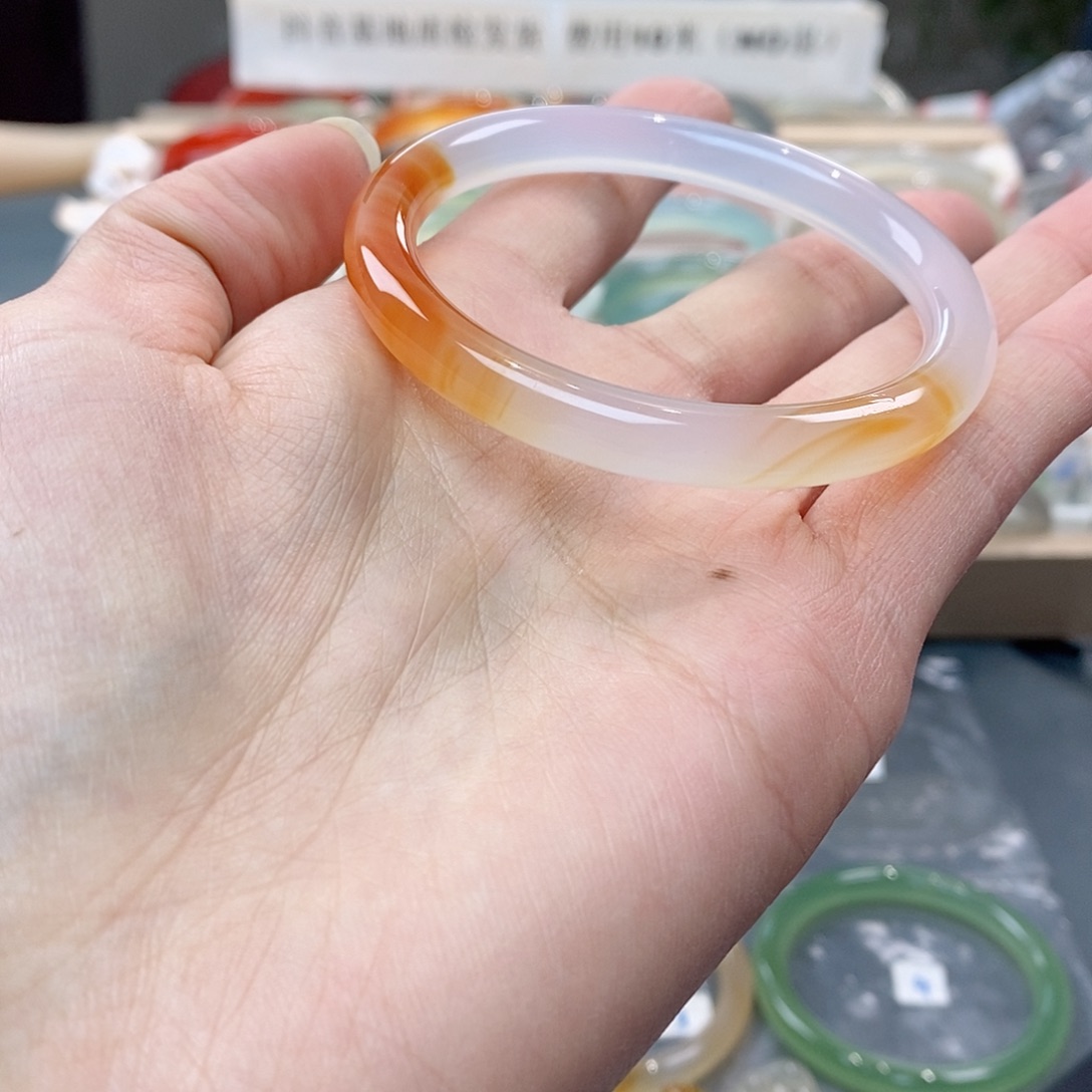 玛瑙/玉髓手镯未镶嵌杨*