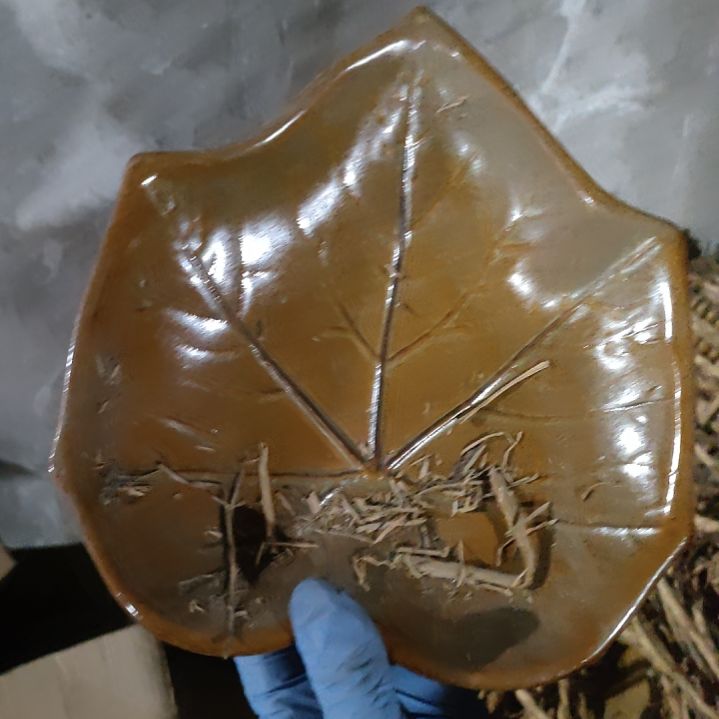 摆件盘子碗茶壶啥都有