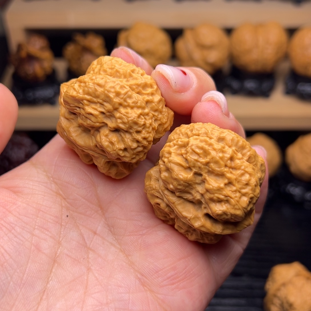 文玩核桃吊坠6z------39尺