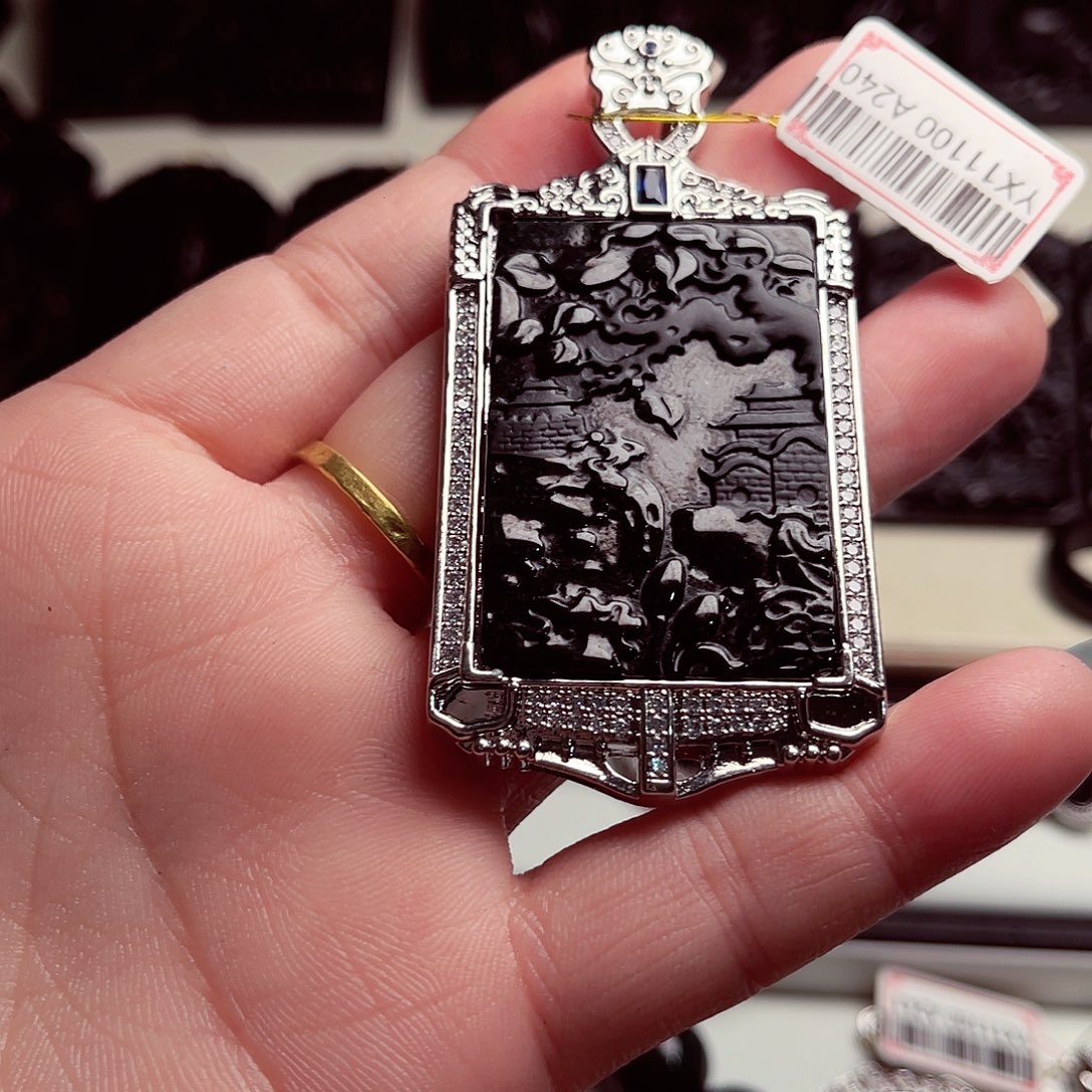 翡翠未镶嵌颈饰十级黑天然缅料A货挂件 240