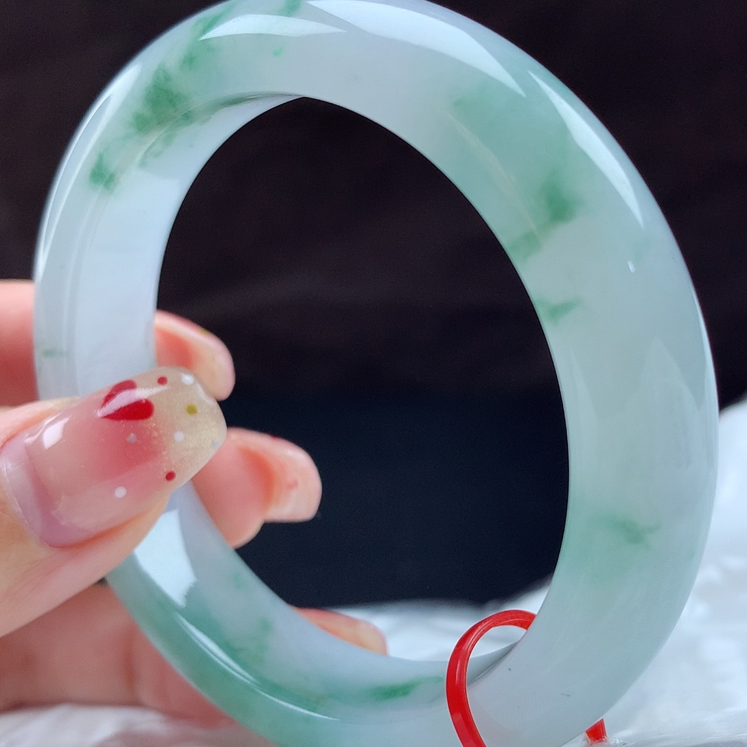 翡翠手镯未镶嵌114058，