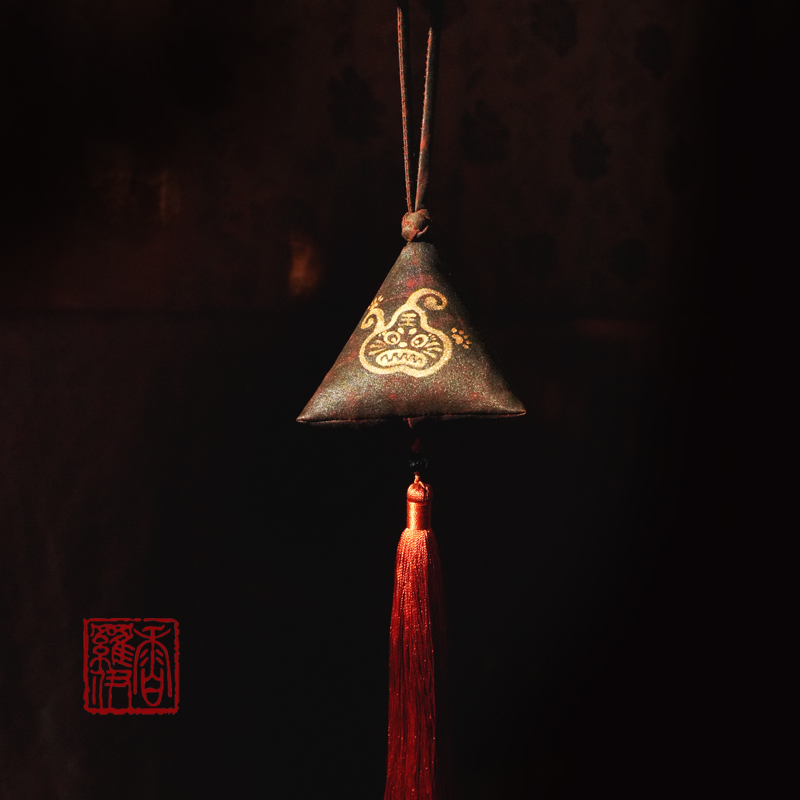 香罗伊【玄虎衔穗】香云纱  手绘香囊  