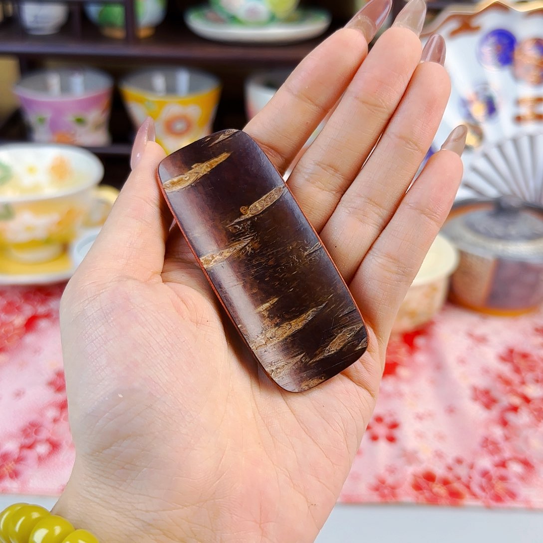 它家茶具瓷器好漂亮！