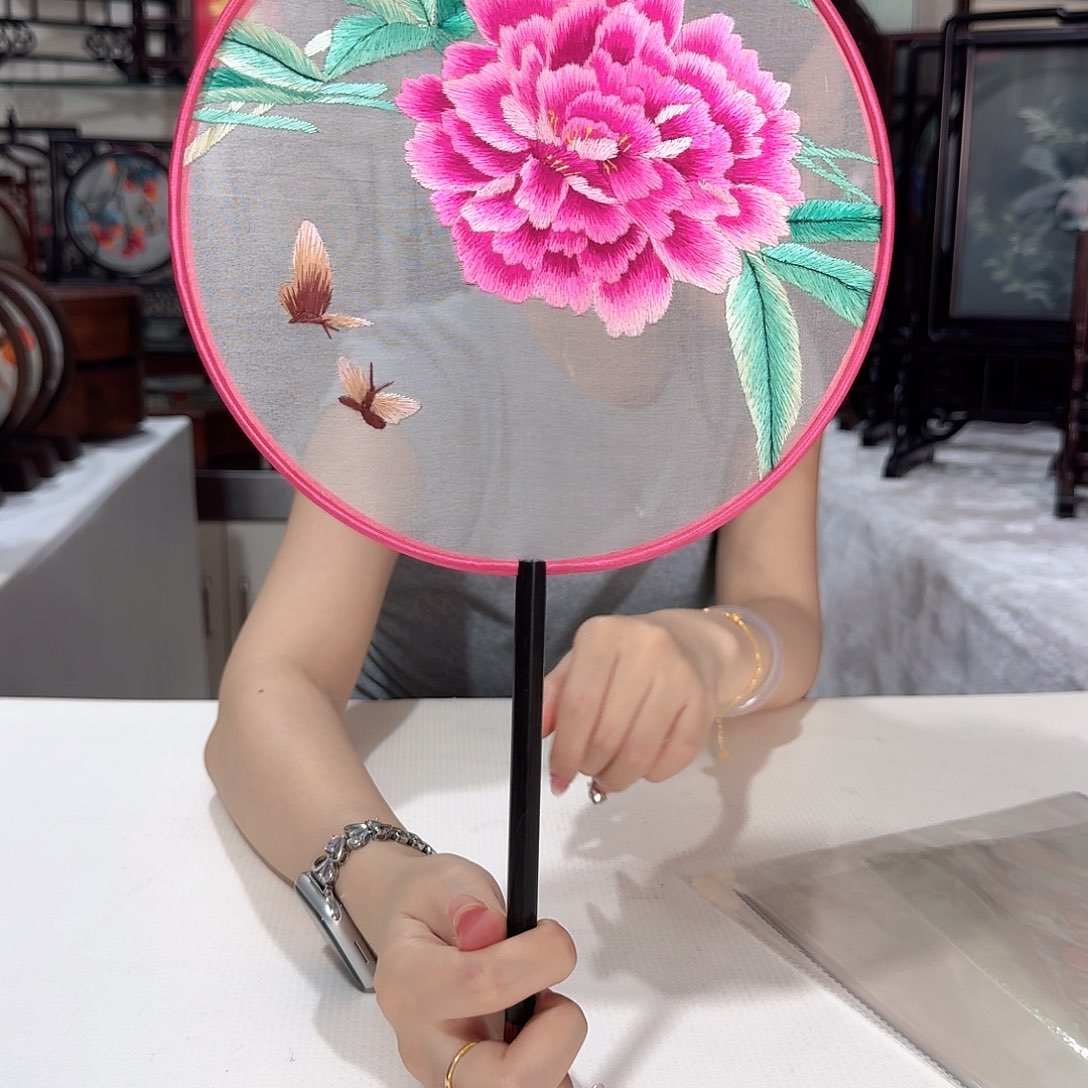 刺绣苏绣牡丹团扇