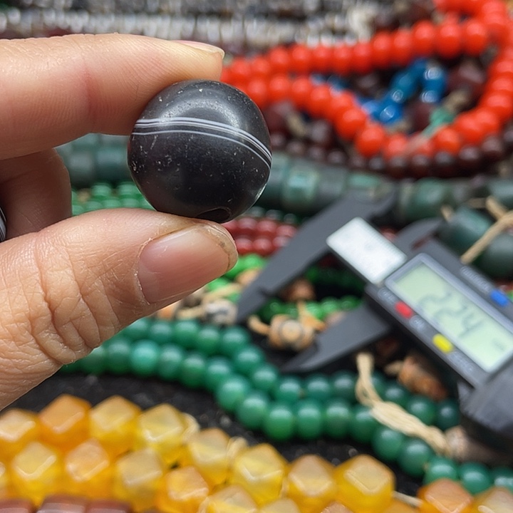 佩***礼玛瑙/玉髓未镶嵌颈饰