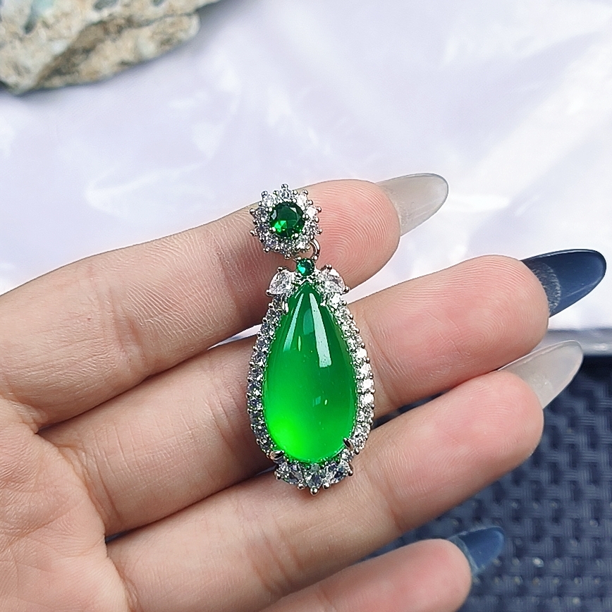 （聚宝严选）D530绿小镶嵌水滴吊坠妈妈款精致精美百搭时尚