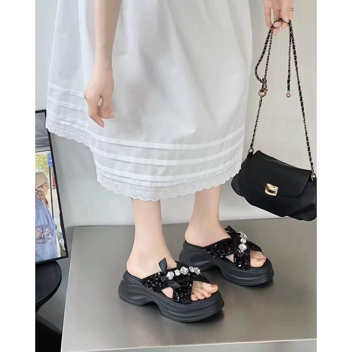 新款气质休闲百搭女士休闲凉鞋A/FLDN/778-197