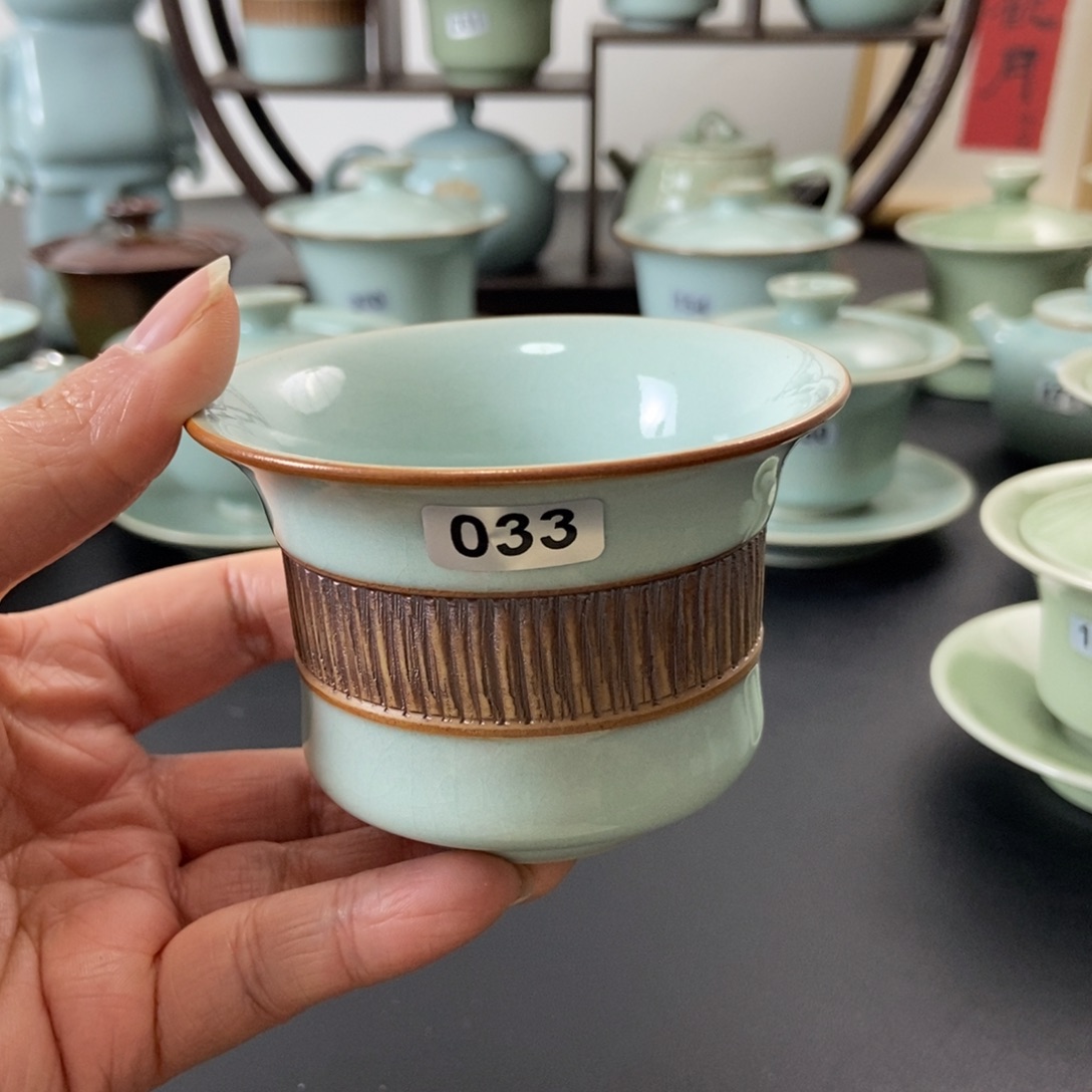 重工天青釉马蹄杯