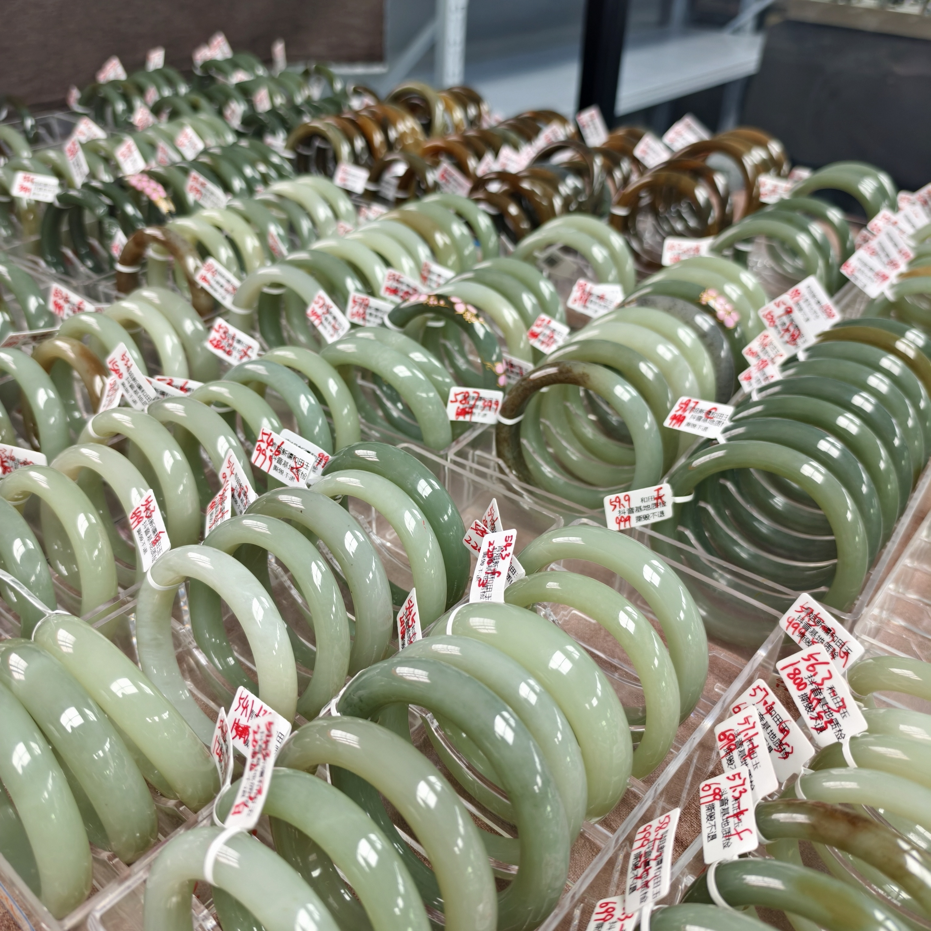 和田玉新疆且末清白玉且末高清白且末粉绿手镯多样性发货拍一发一