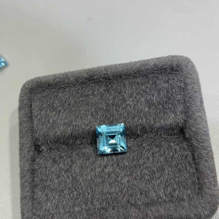 ****.托帕石裸石4.37克拉