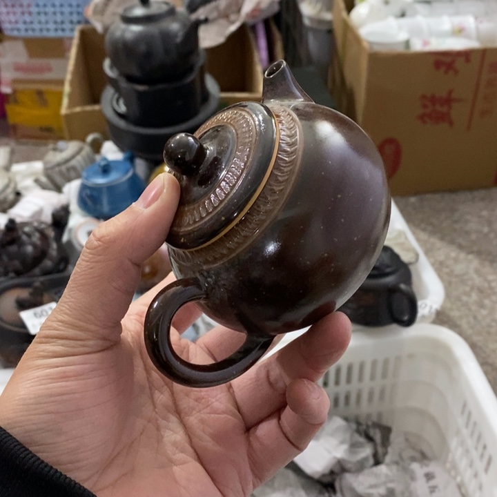 陶瓷艺术品及陶瓷壶