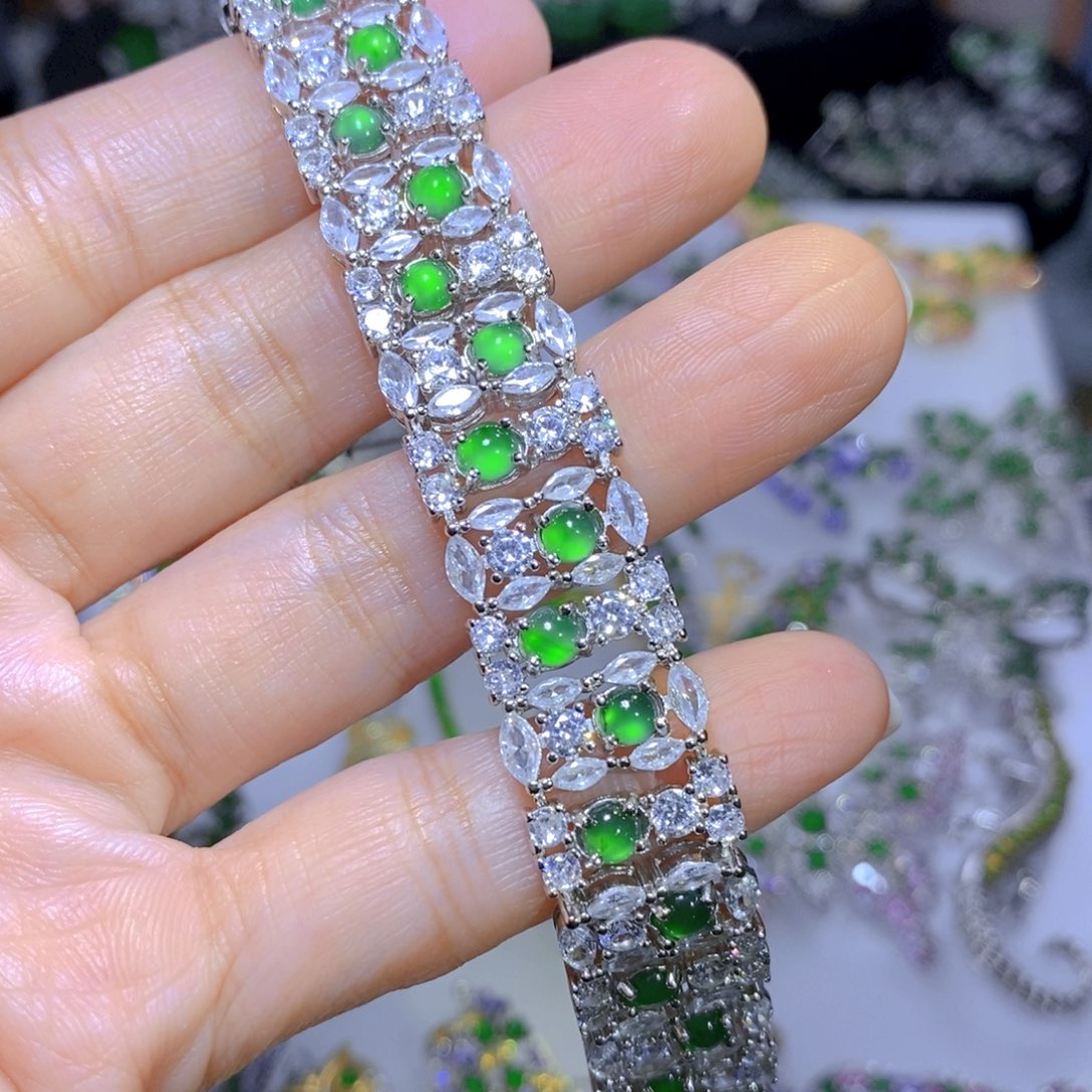 翡翠颈饰银S925镶嵌天然翡翠