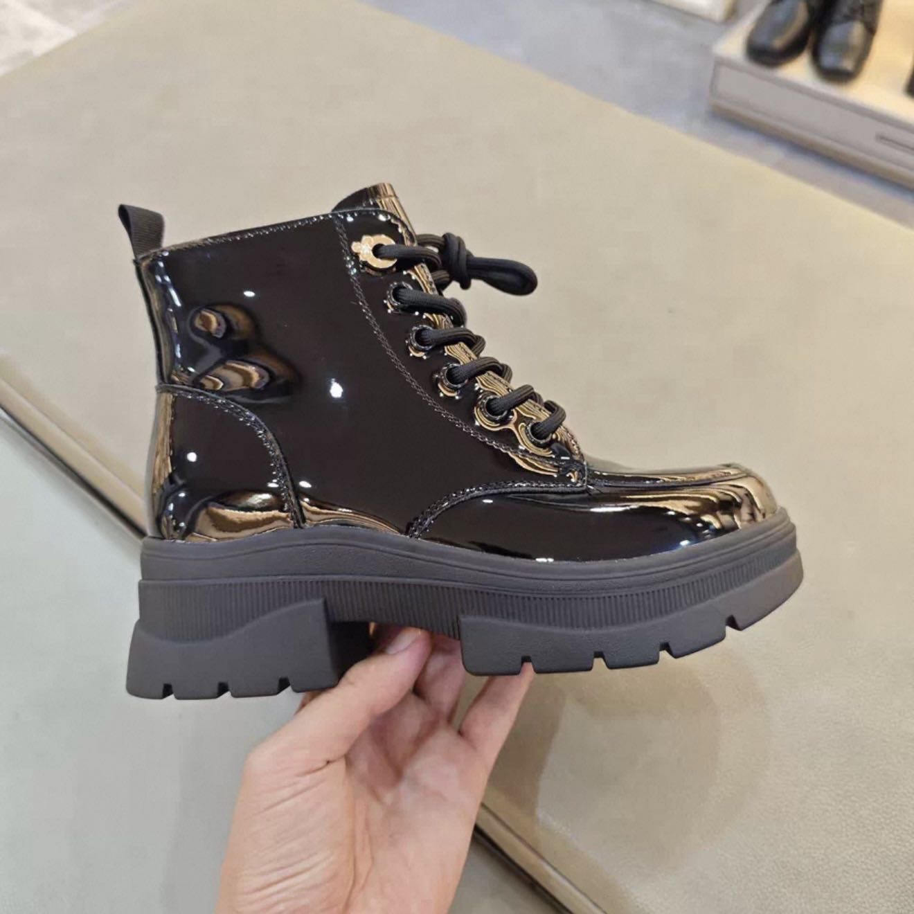 冬季新款1013厚底薄绒亮皮短靴秀气时尚女鞋24D