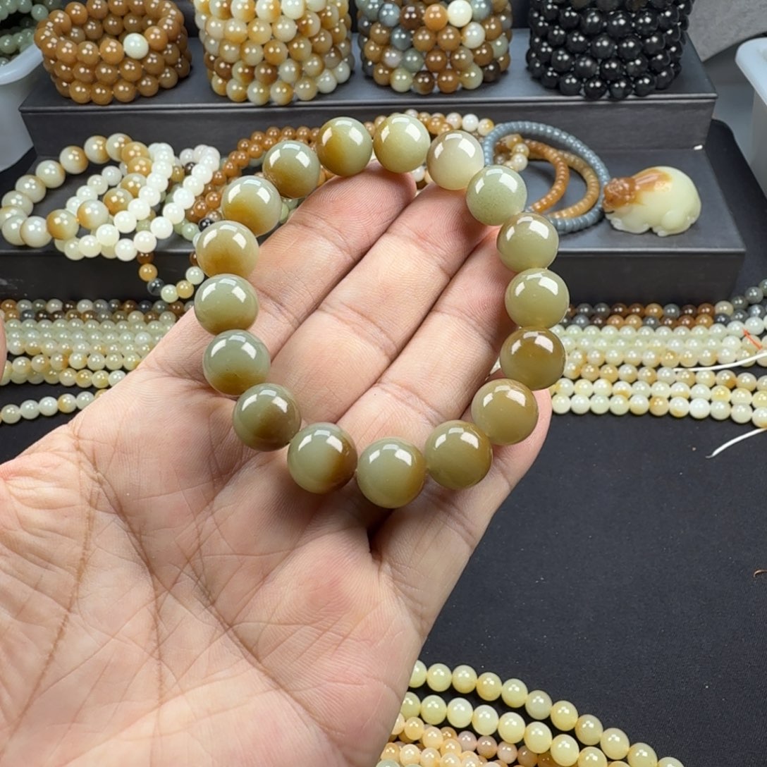 明***镜和田玉未镶嵌手链