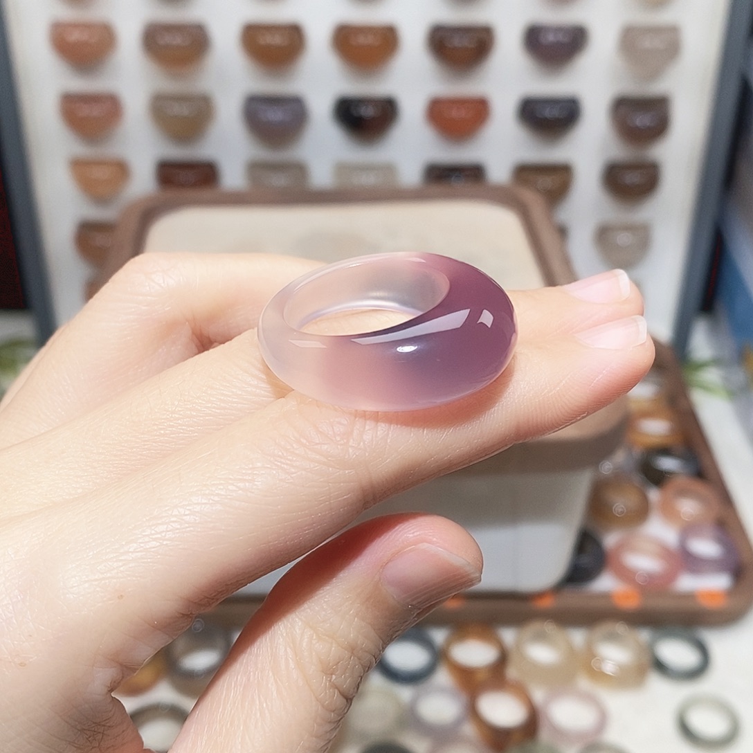 y***.玛瑙/玉髓未镶嵌戒指港24