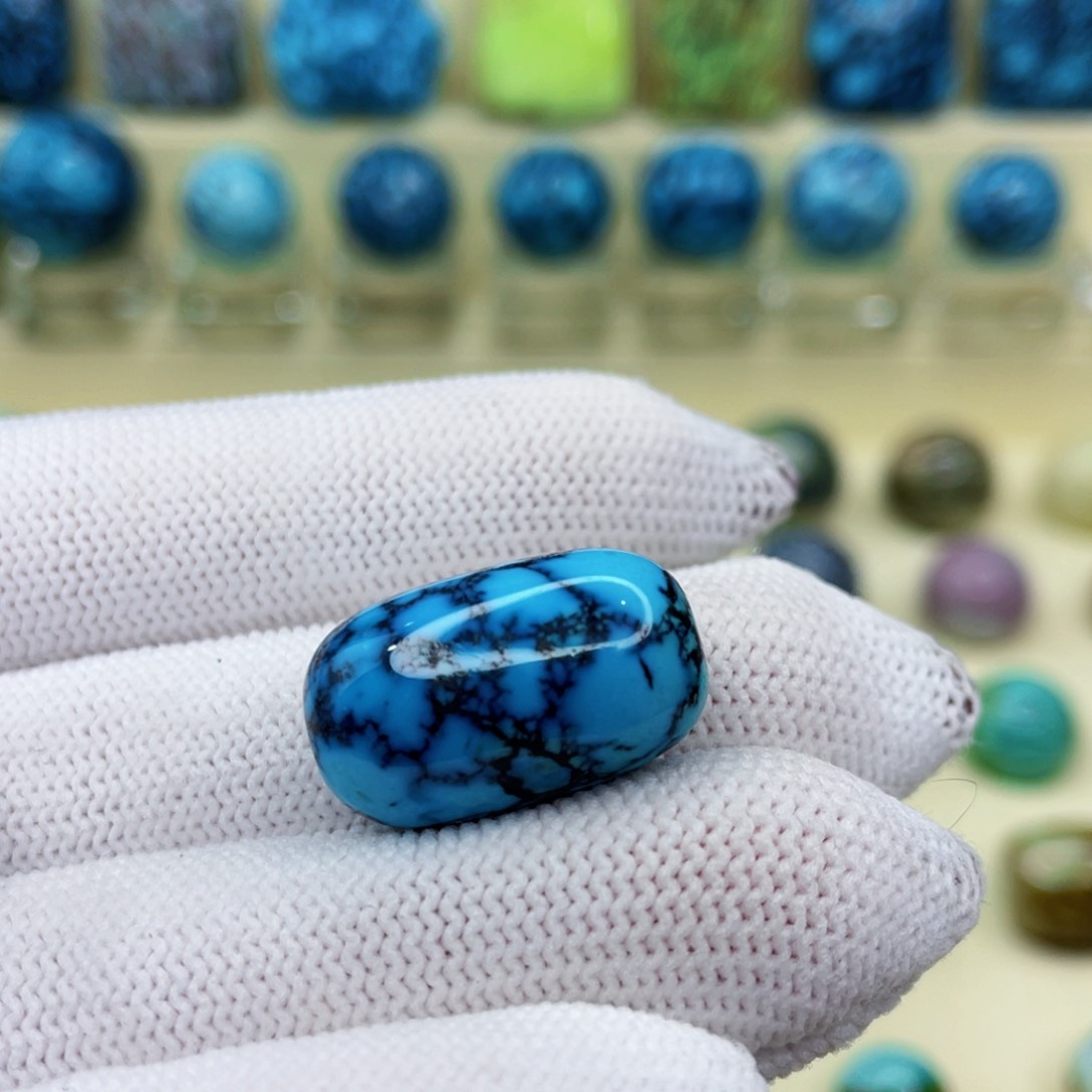 未镶嵌绿松石颈饰