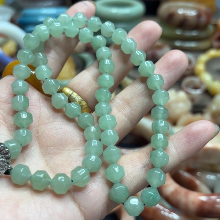 石英岩玉合金颈饰