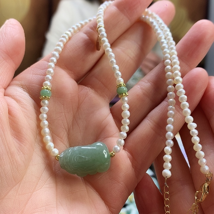 翡翠颈饰未镶嵌吊坠