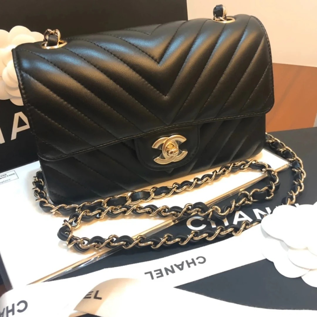 95新 Chanel/香奈儿 包展专属 Chanel黑金V纹大mini 