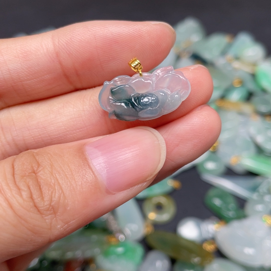 翡翠颈饰18K金镶嵌翡翠