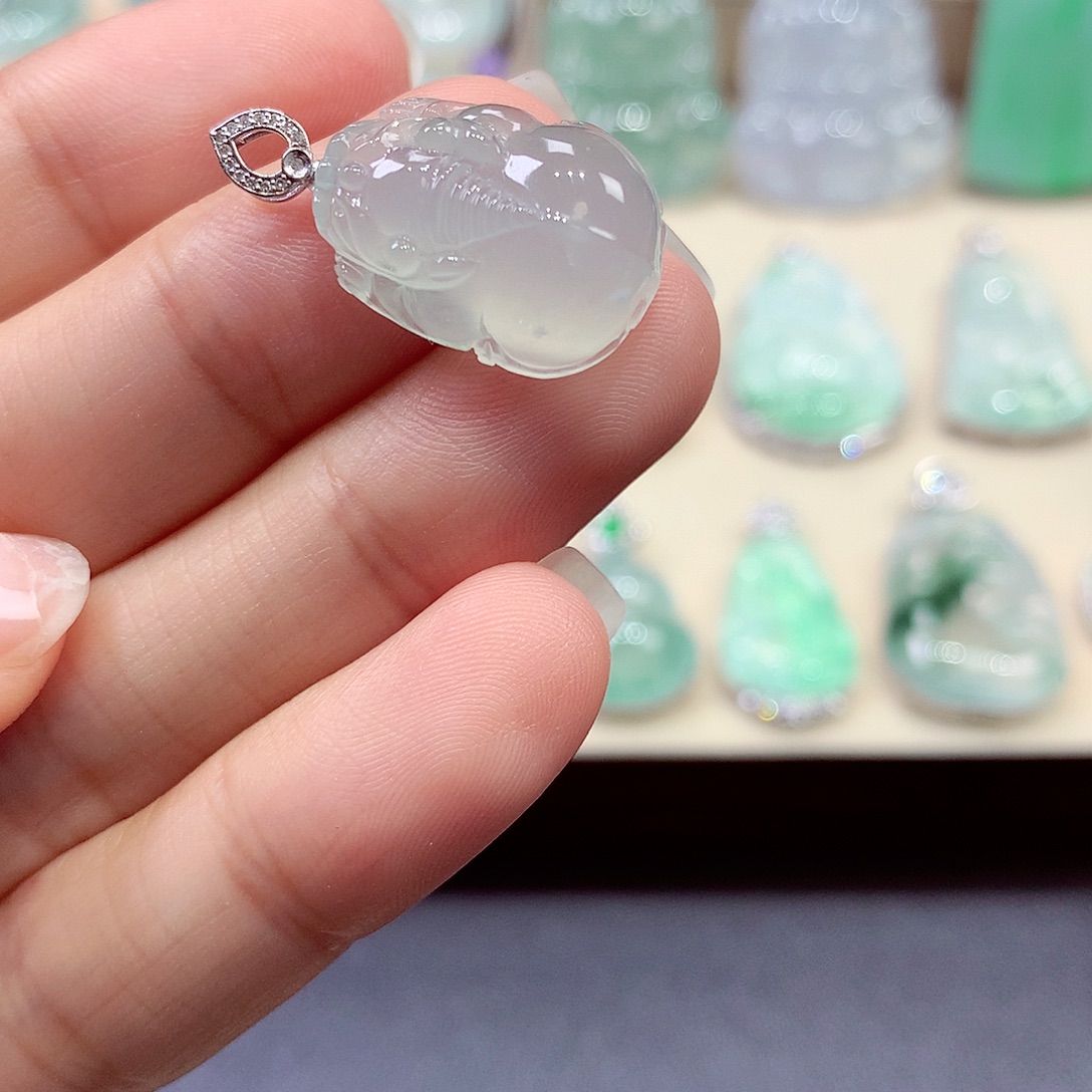 ༄****翡翠18K金镶嵌颈饰翡翠