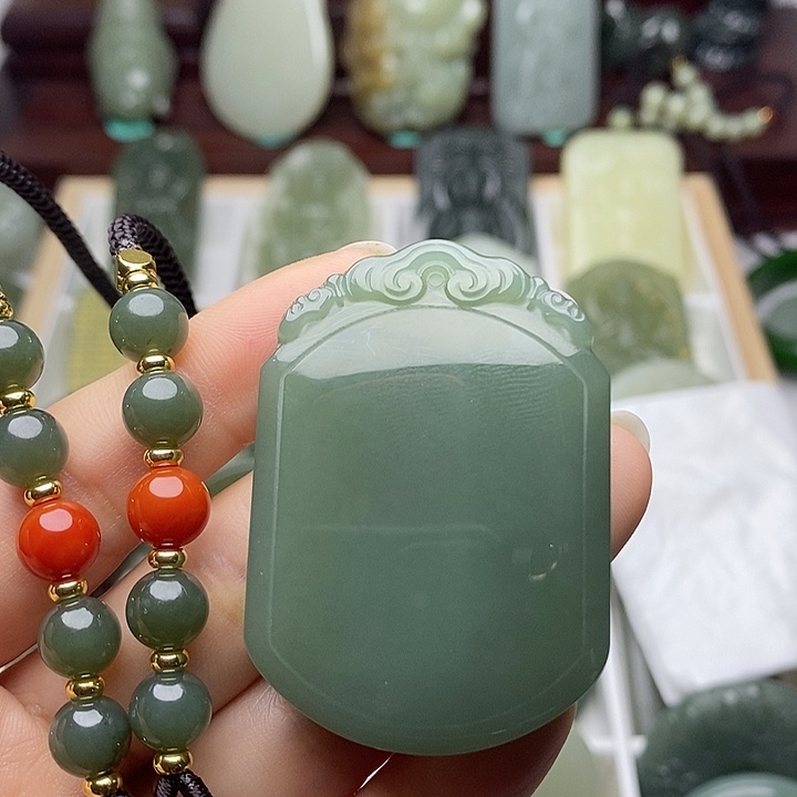 和田玉未镶嵌颈饰