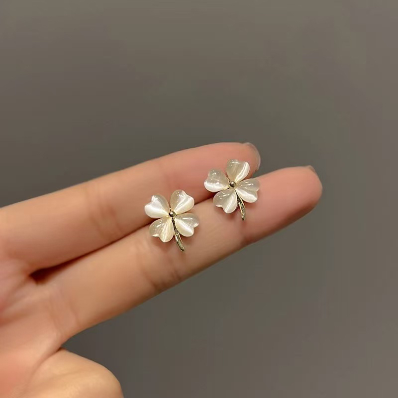 铜合金合成锆石耳饰 四叶草猫眼耳钉