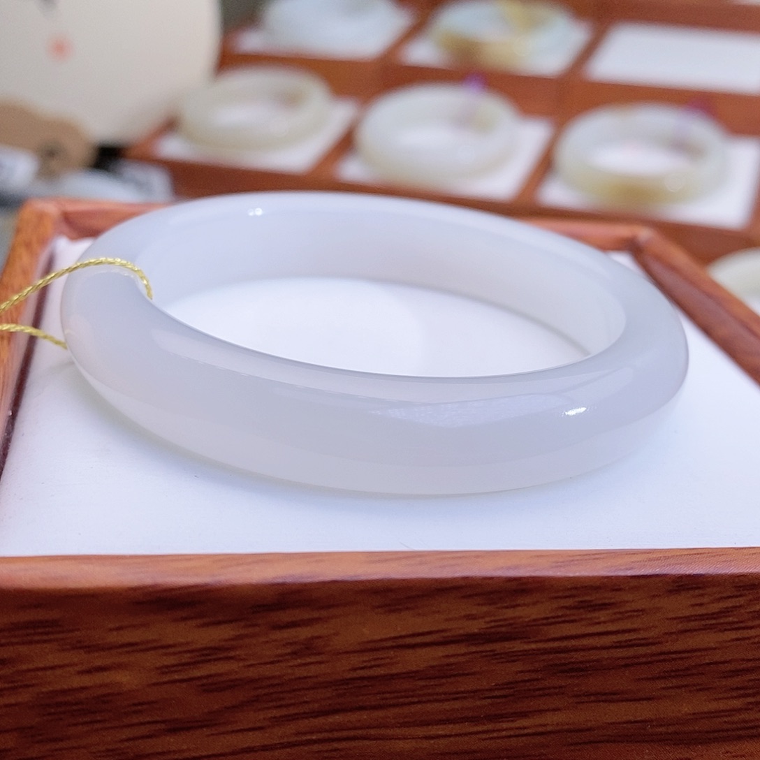 和田玉手镯未镶嵌丸*55