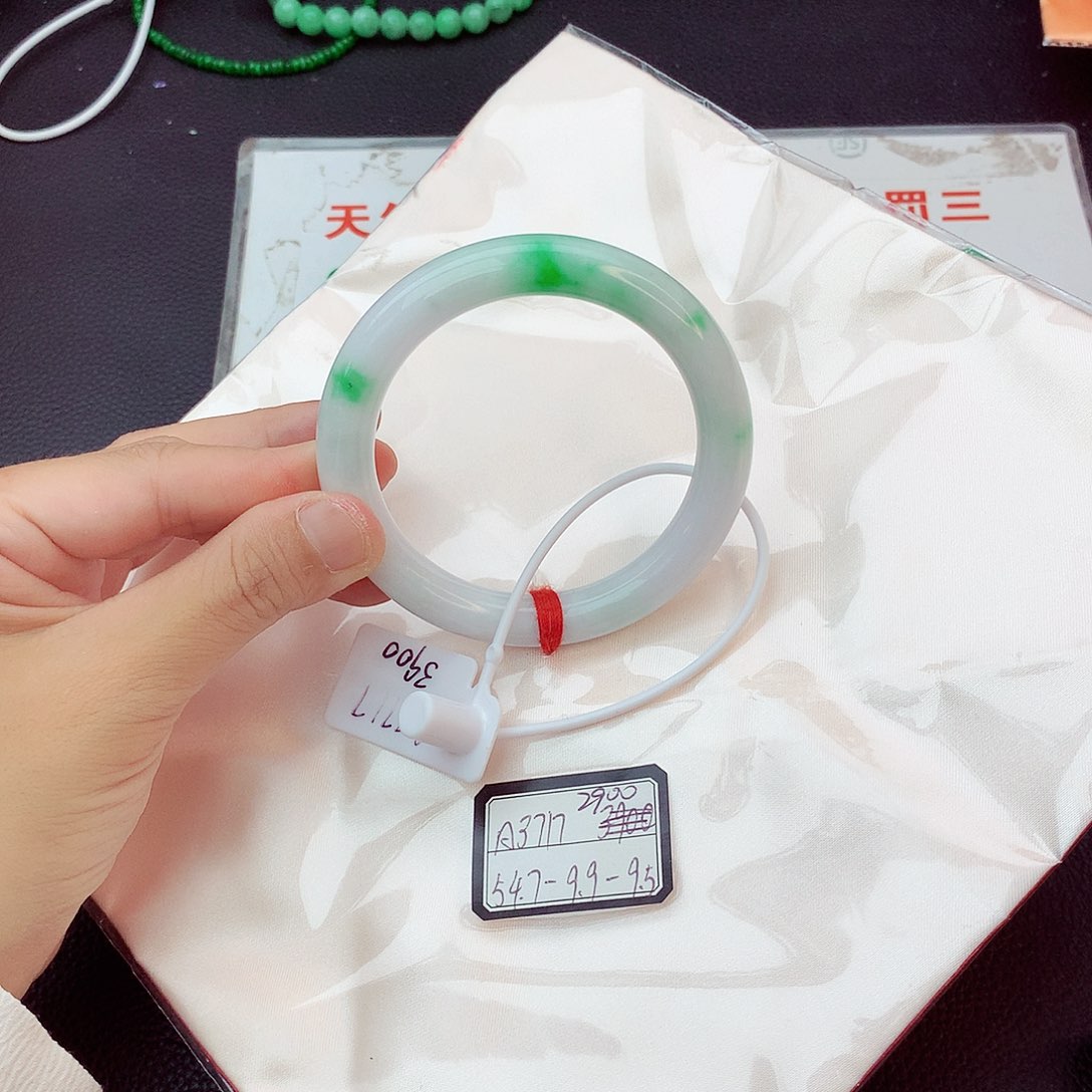 翡翠未镶嵌手镯翡翠