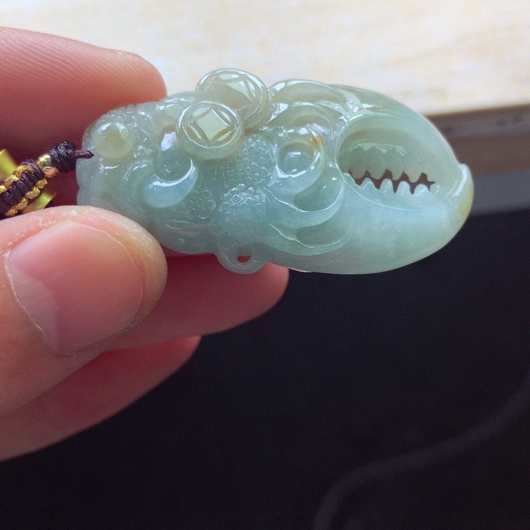 翡翠颈饰未镶嵌吊坠